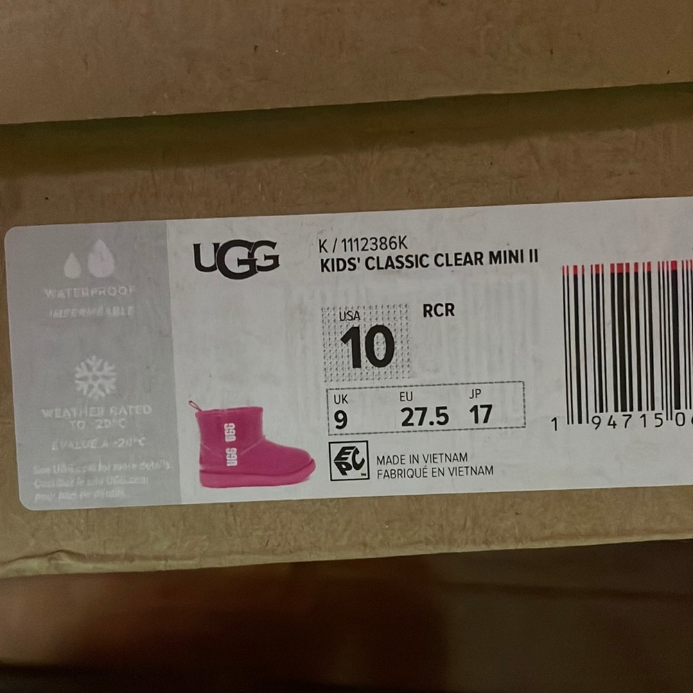 Toddler girl Ugg boots only worn a couple times very clean and almost new